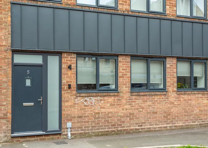 Little Potter, With Parking York