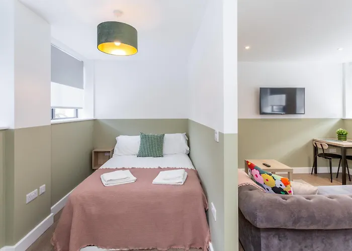 Little Potter, With Parking * York