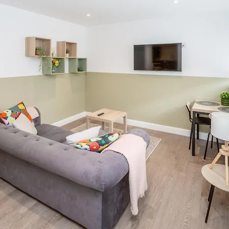 Little Potter, With Parking York