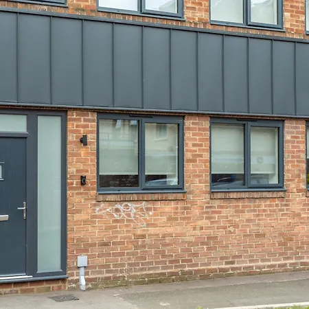 Little Potter, With Parking York