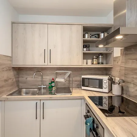 Little Potter, With Parking *