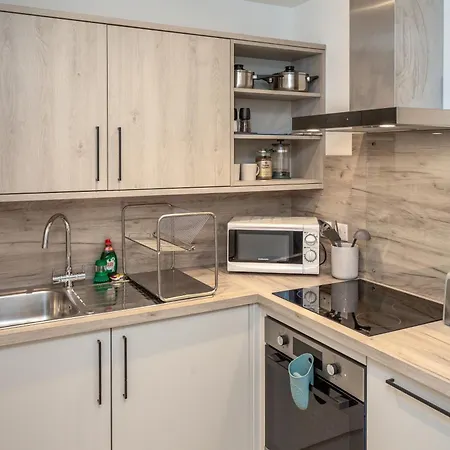 Little Potter, With Parking * York